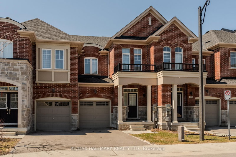 64 DUNDONALD Tr, Newmarket, L3Y 0E1 | Image 2