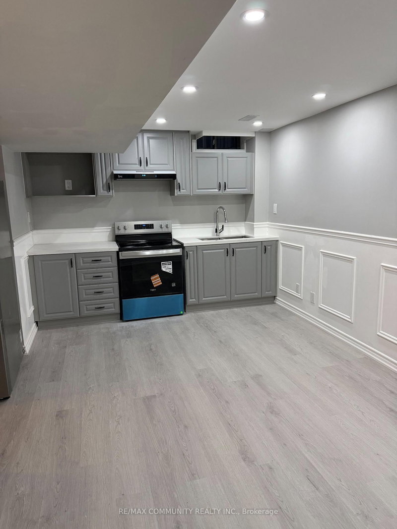 Bsmt - 327 Mantle Ave, Whitchurch-Stouffville, L4A 0R9 | Image 2