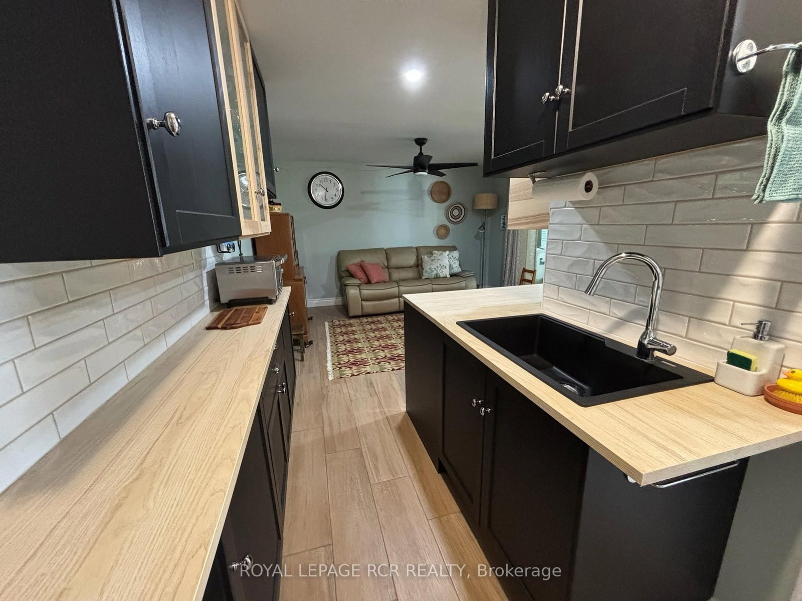 1049 Elgin Street • Newmarket, ON photo 8