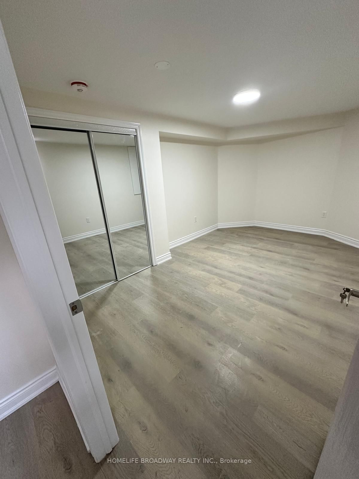 151 Lyndhurst Drive, Unit Bsmt - Photo 4