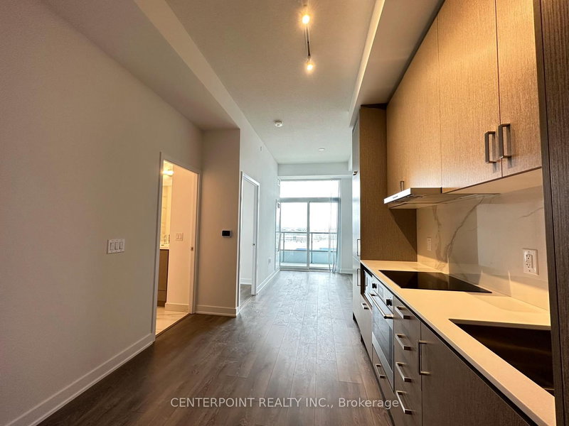 1001 - 60 Honeycrisp Cres, Vaughan, L4K 5Z8 | Image 3