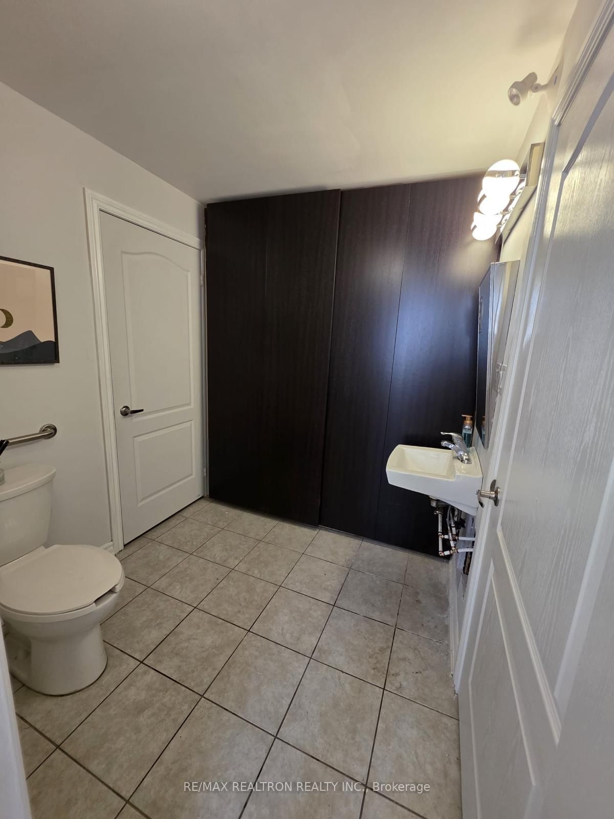 48 Cathedral High Street, Unit Main Floor - Photo 16