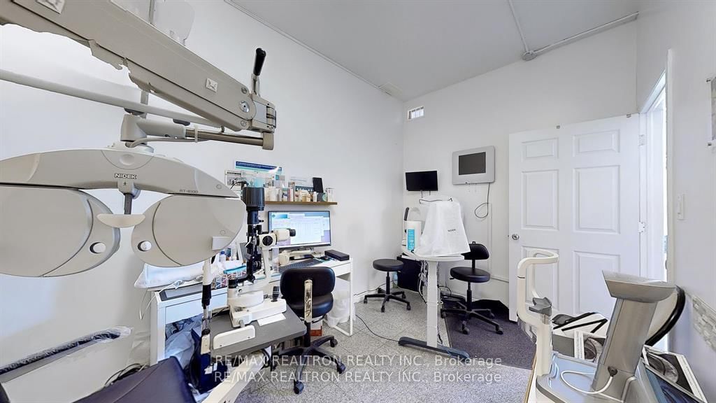 48 Cathedral High Street, Unit Main Floor - Photo 8