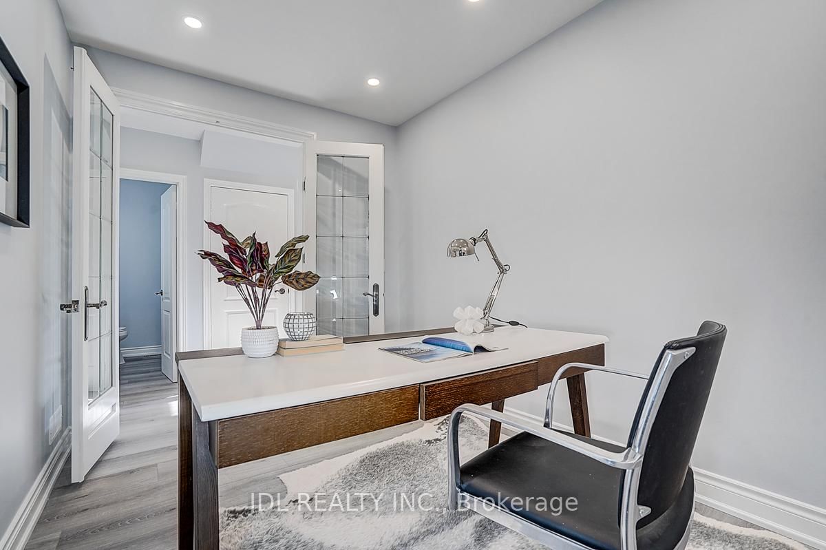 Detached House for sale at 41 Emmitt Road, Vaughan, Ontario, L6A 3V8 - Maple - MLS: N12979308