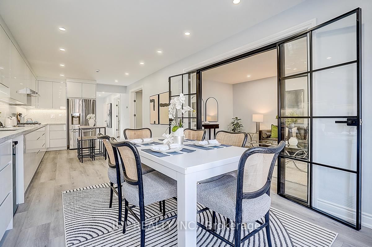 Detached House for sale at 41 Emmitt Road, Vaughan, Ontario, L6A 3V8 - Maple - MLS: N12979308