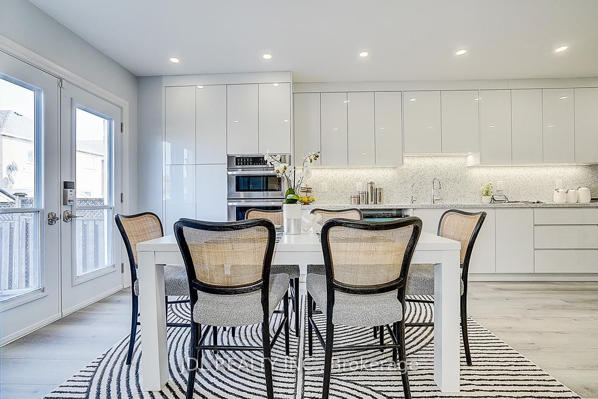 Detached House for sale at 41 Emmitt Road, Vaughan, Ontario, L6A 3V8 - Maple - MLS: N12979308