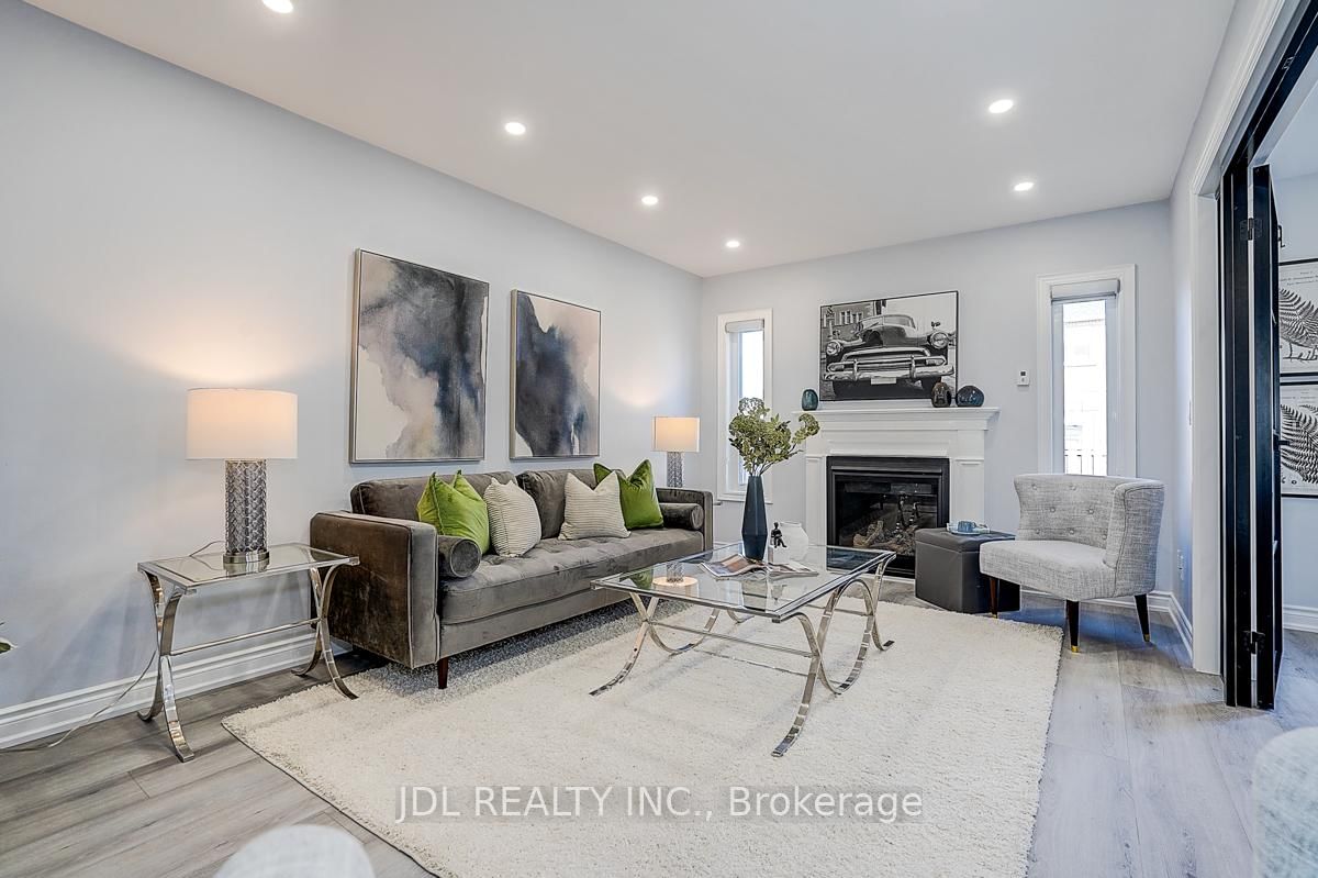 Detached House for sale at 41 Emmitt Road, Vaughan, Ontario, L6A 3V8 - Maple - MLS: N12979308