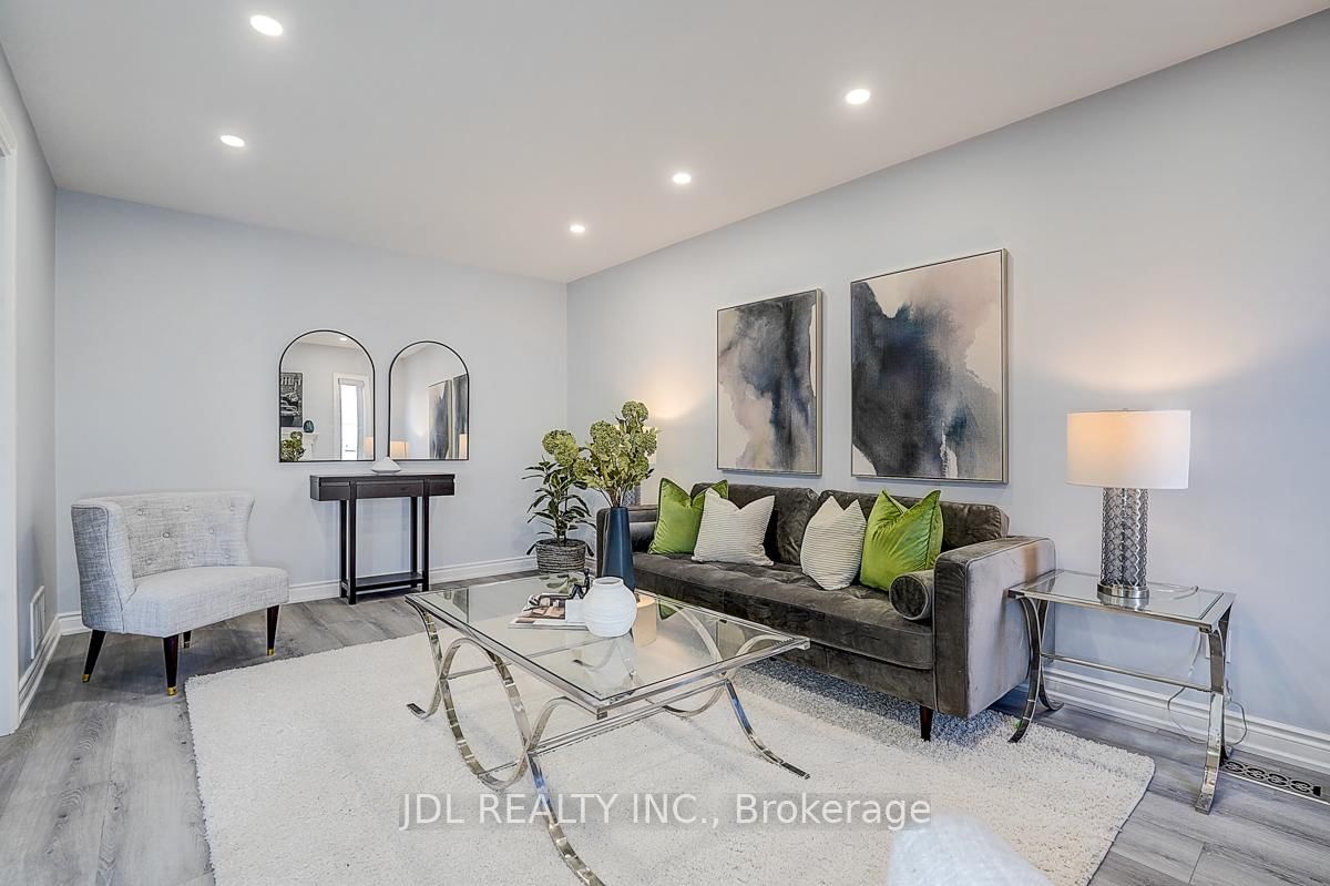 Detached House for sale at 41 Emmitt Road, Vaughan, Ontario, L6A 3V8 - Maple - MLS: N12979308