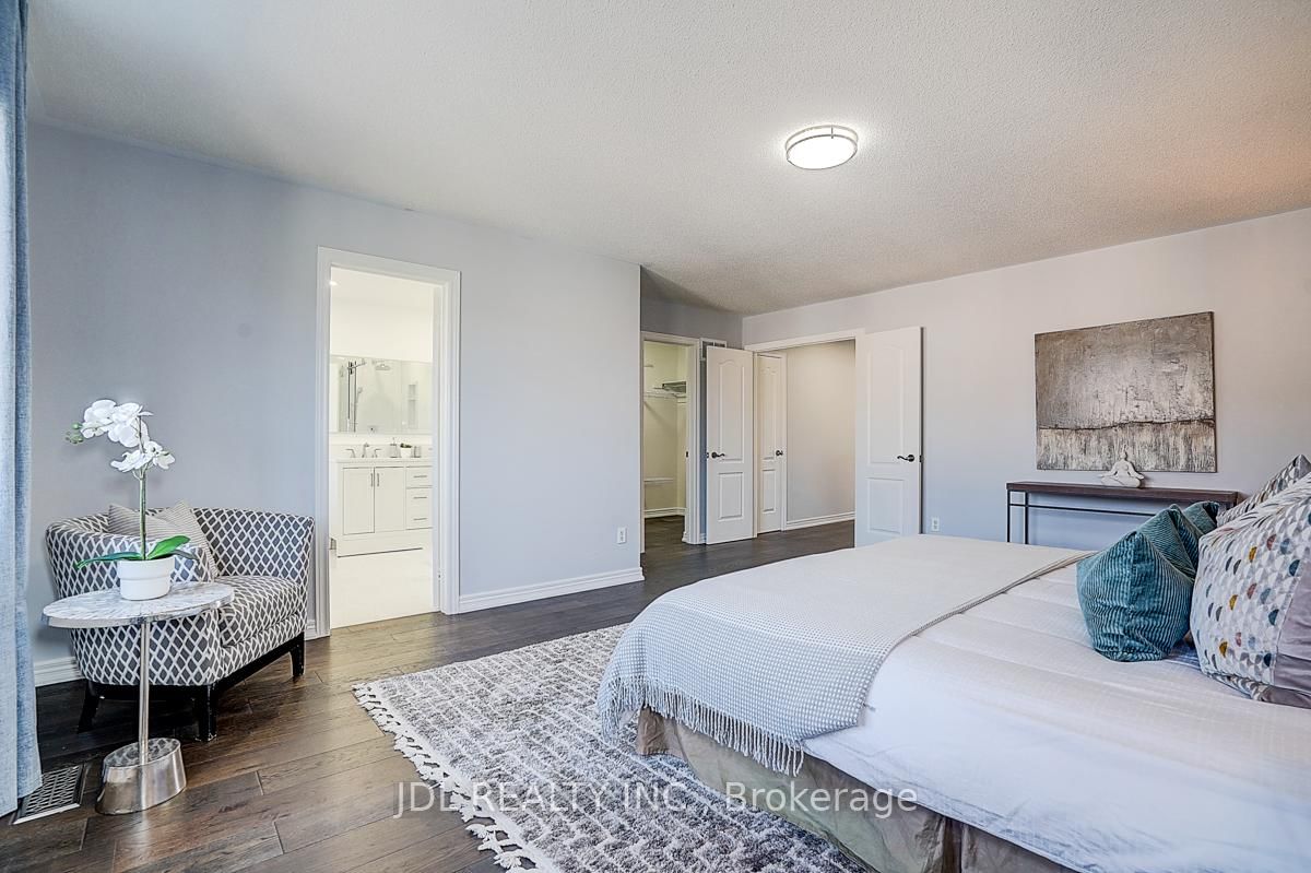 Detached House for sale at 41 Emmitt Road, Vaughan, Ontario, L6A 3V8 - Maple - MLS: N12979308