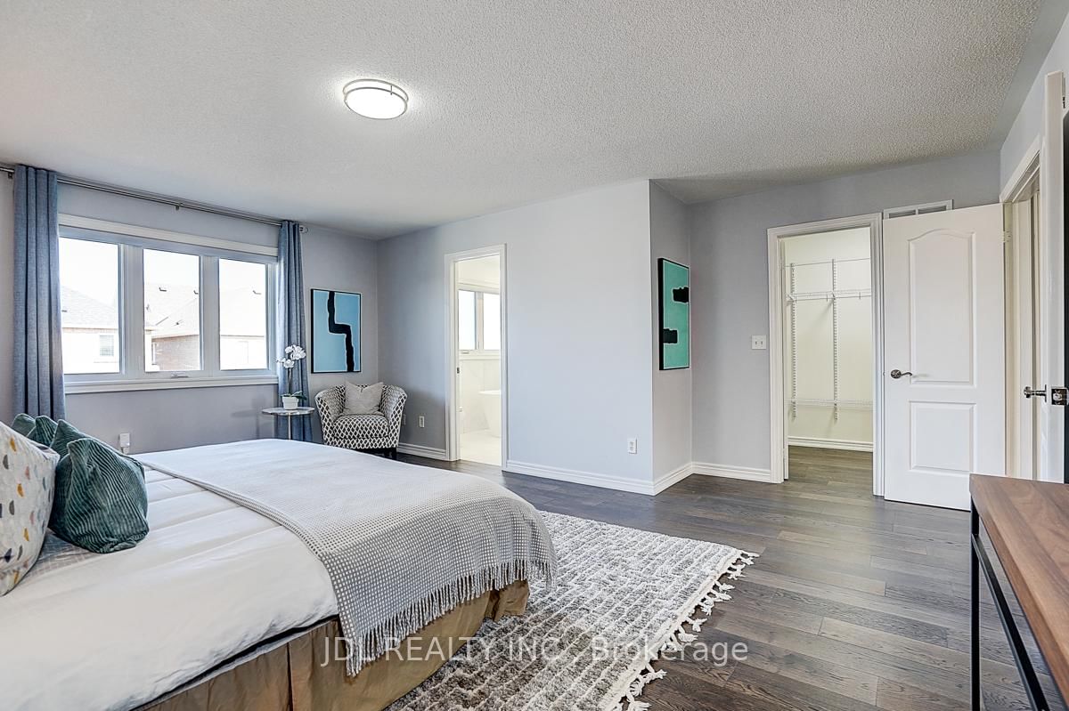 Detached House for sale at 41 Emmitt Road, Vaughan, Ontario, L6A 3V8 - Maple - MLS: N12979308