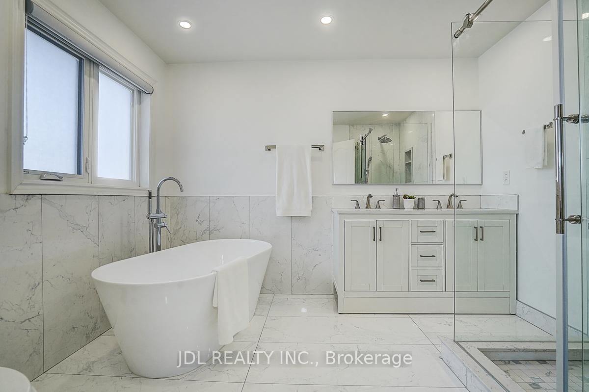 Detached House for sale at 41 Emmitt Road, Vaughan, Ontario, L6A 3V8 - Maple - MLS: N12979308