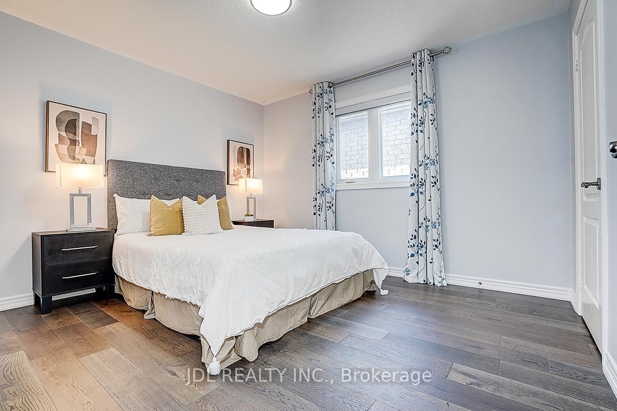 Detached House for sale at 41 Emmitt Road, Vaughan, Ontario, L6A 3V8 - Maple - MLS: N12979308