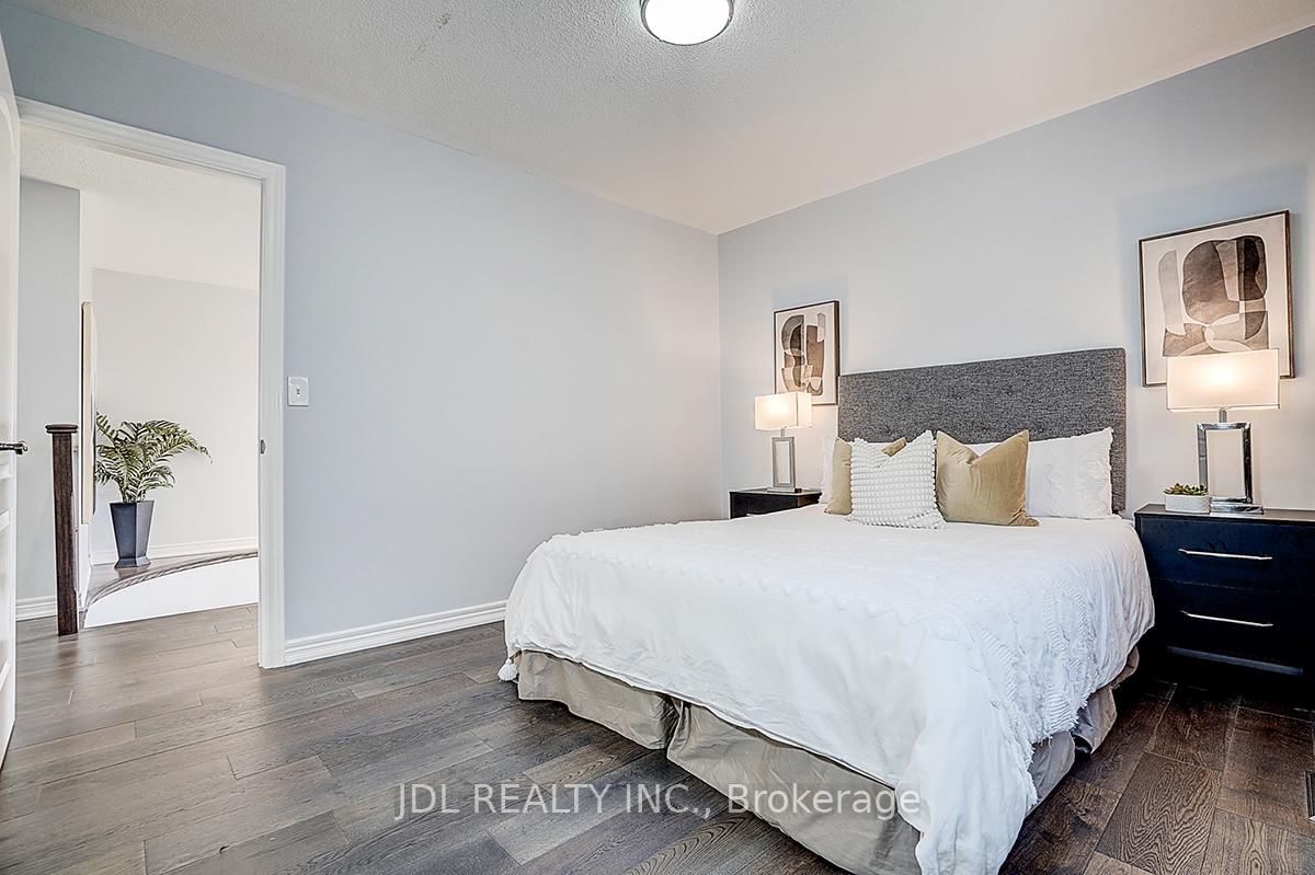 Detached House for sale at 41 Emmitt Road, Vaughan, Ontario, L6A 3V8 - Maple - MLS: N12979308