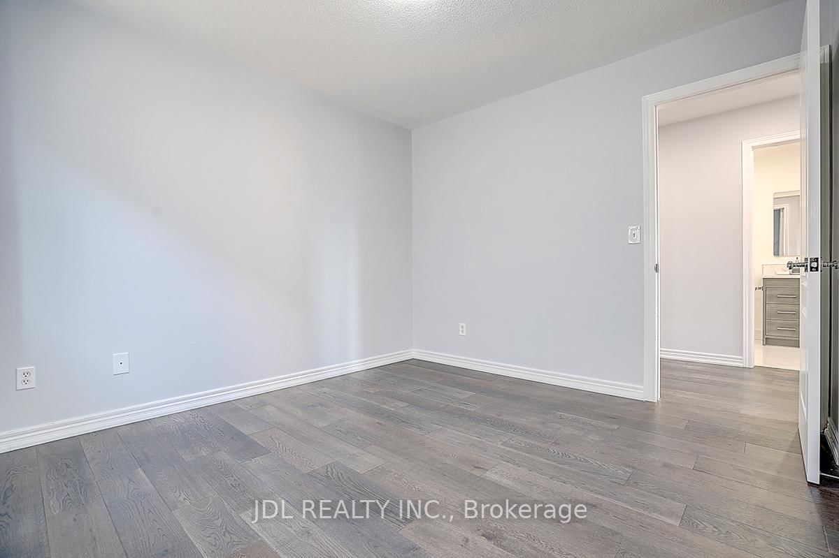 Detached House for sale at 41 Emmitt Road, Vaughan, Ontario, L6A 3V8 - Maple - MLS: N12979308