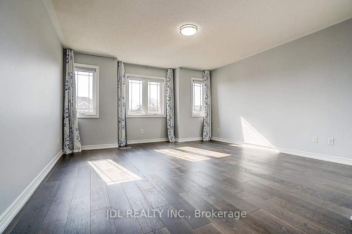 Detached House for sale at 41 Emmitt Road, Vaughan, Ontario, L6A 3V8 - Maple - MLS: N12979308