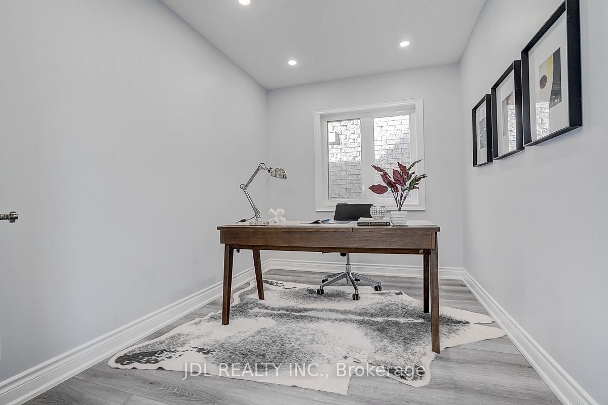 Detached House for sale at 41 Emmitt Road, Vaughan, Ontario, L6A 3V8 - Maple - MLS: N12979308