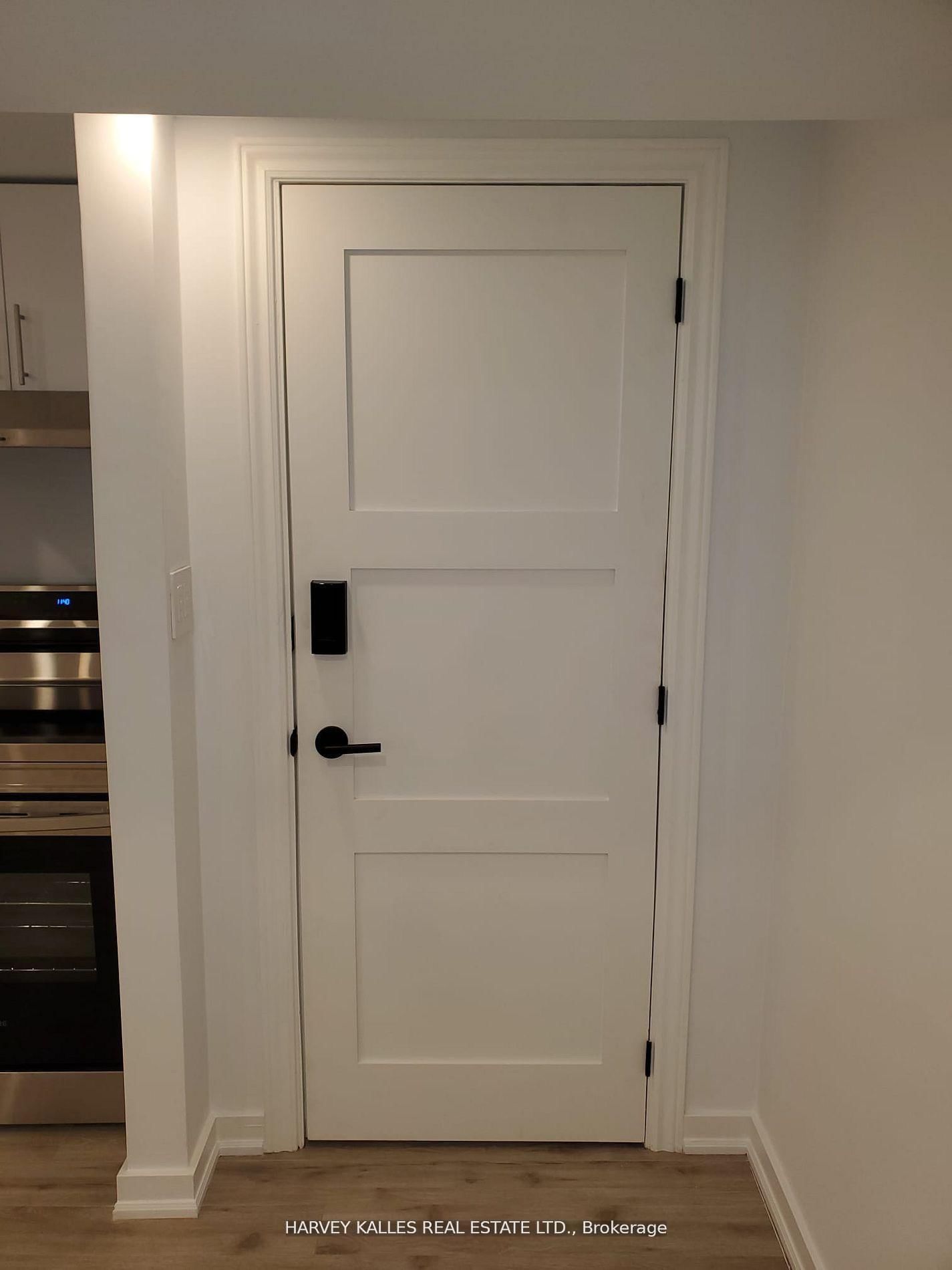 347 Ella Court, Unit Lower - Photo 2