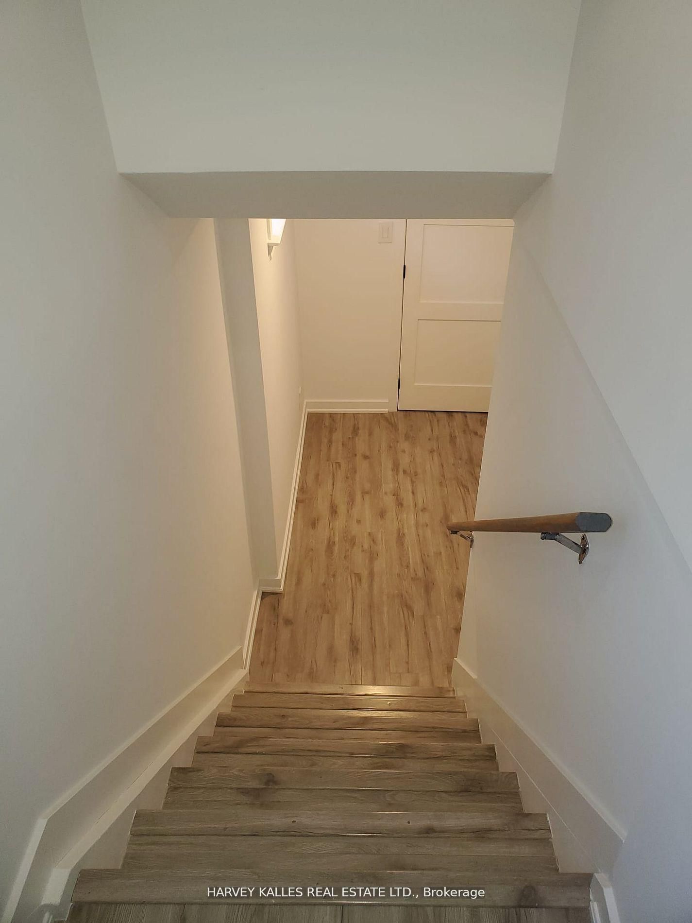 347 Ella Court, Unit Lower - Photo 3