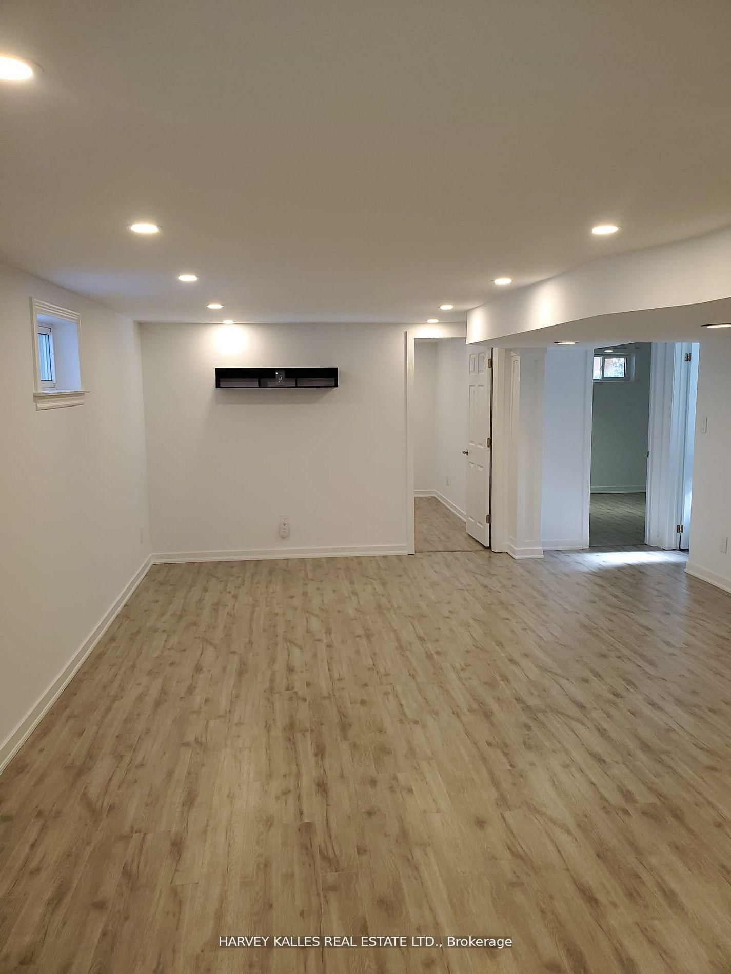 347 Ella Court, Unit Lower - Photo 4