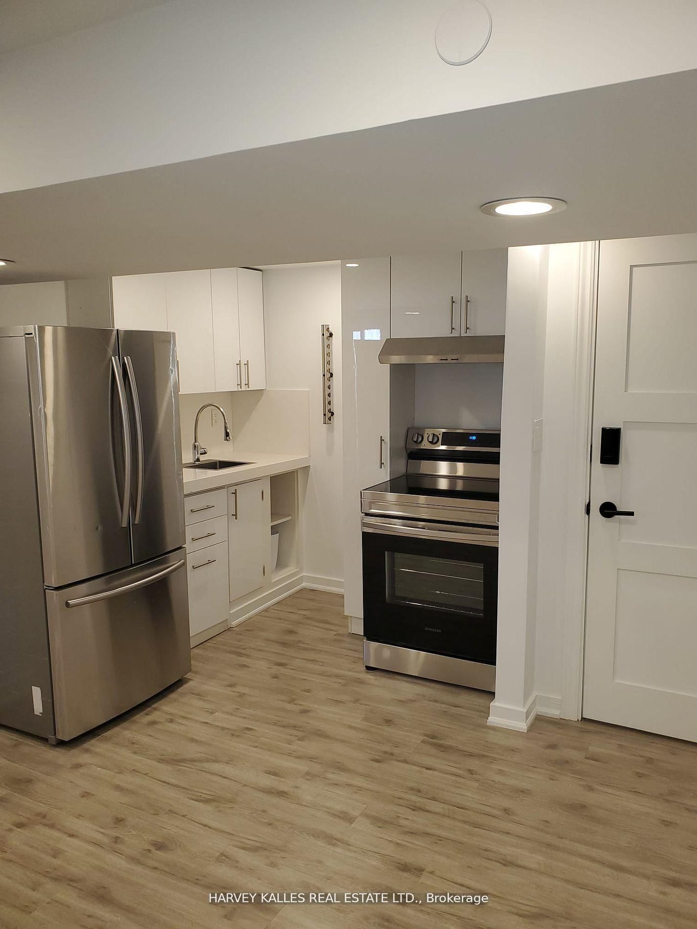 347 Ella Court, Unit Lower - Photo 6