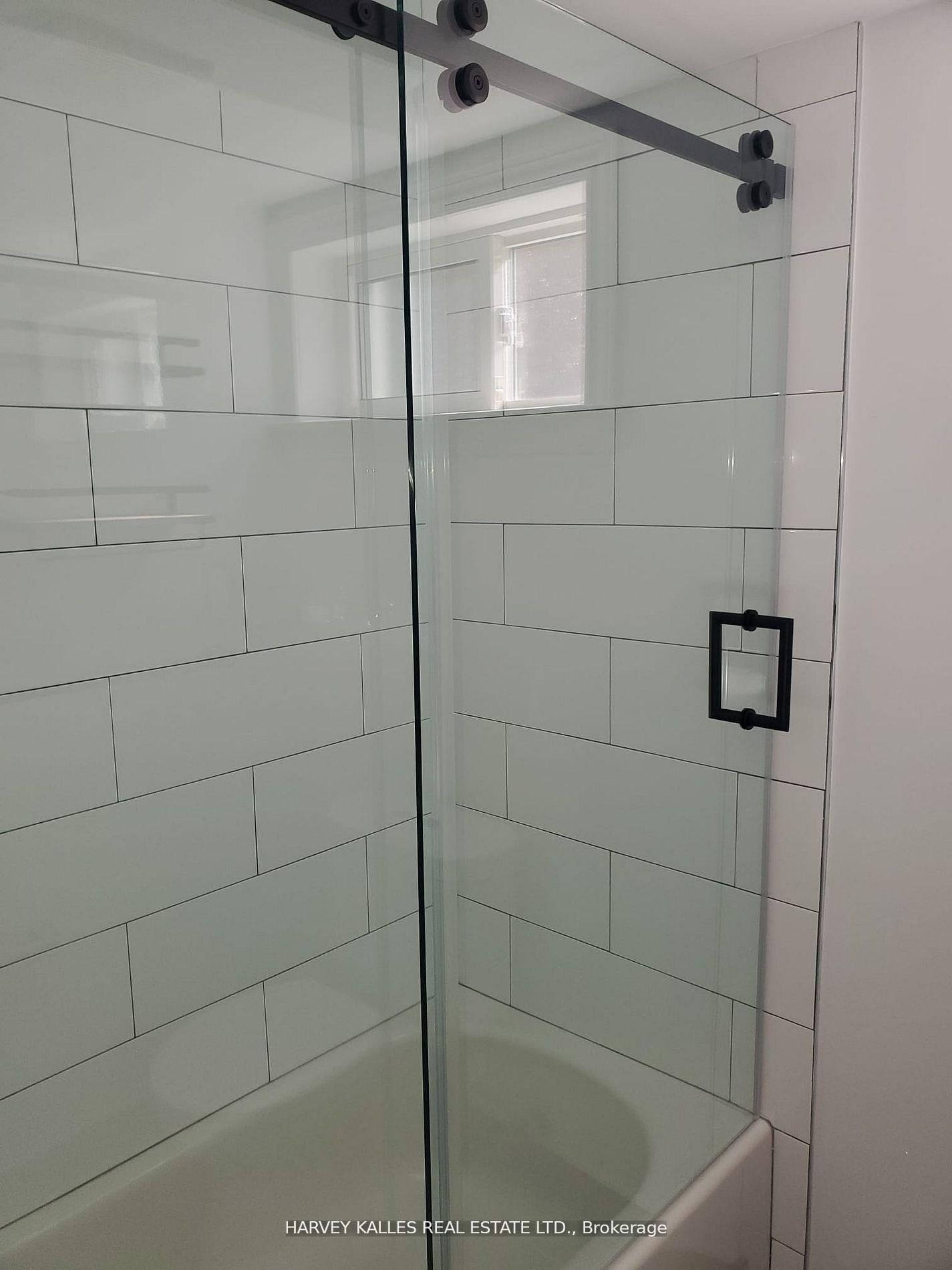 347 Ella Court, Unit Lower - Photo 9