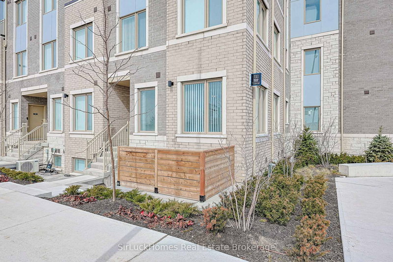 100 Honeycrisp Cres #342, Vaughan, Ontario