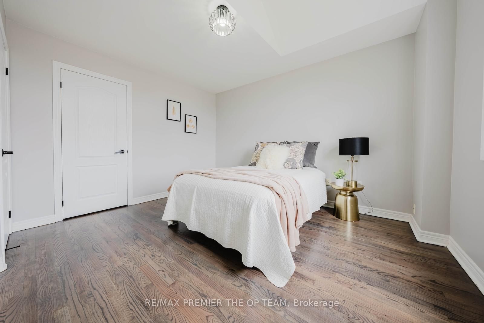 Detached House for sale at 16 St Michele Place, Vaughan, Ontario, L4H 1H3 - Islington Woods - MLS: N12979408