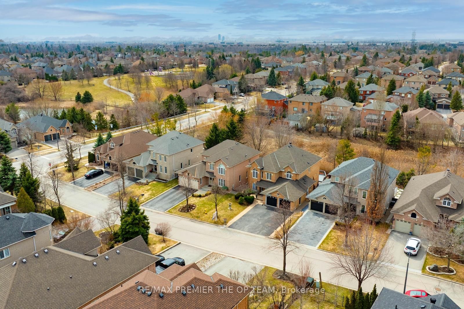 Detached House for sale at 16 St Michele Place, Vaughan, Ontario, L4H 1H3 - Islington Woods - MLS: N12979408