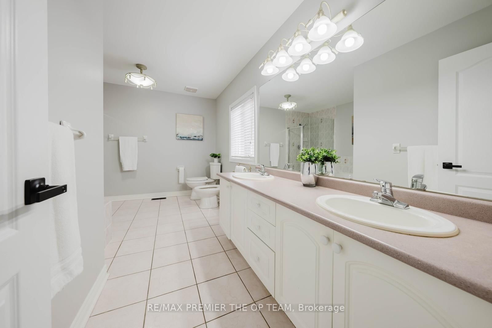 Detached House for sale at 16 St Michele Place, Vaughan, Ontario, L4H 1H3 - Islington Woods - MLS: N12979408