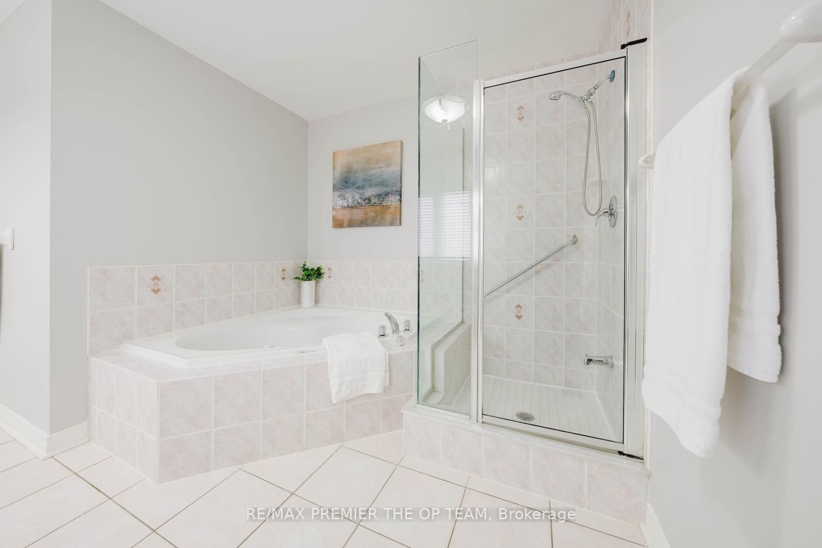 Detached House for sale at 16 St Michele Place, Vaughan, Ontario, L4H 1H3 - Islington Woods - MLS: N12979408