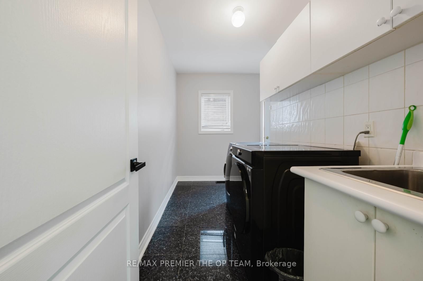 Detached House for sale at 16 St Michele Place, Vaughan, Ontario, L4H 1H3 - Islington Woods - MLS: N12979408