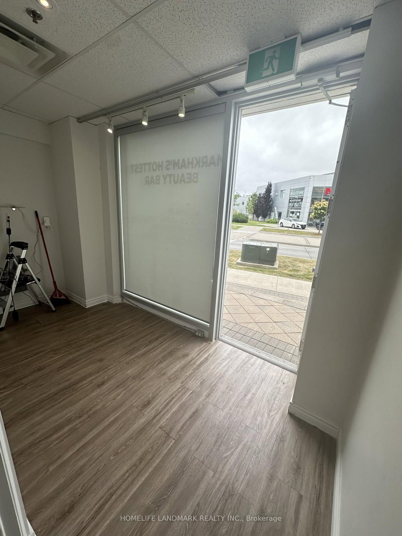 28 South Unionville Ave, Markham, L3R 0R5 | Image 2