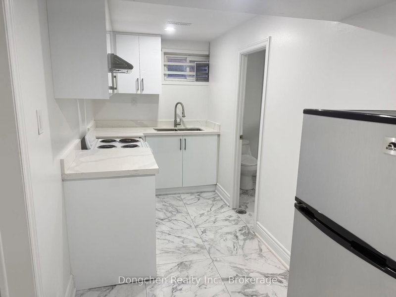 A - 6 Simsbury Crt, Markham, L3R 3G7 | Image 2