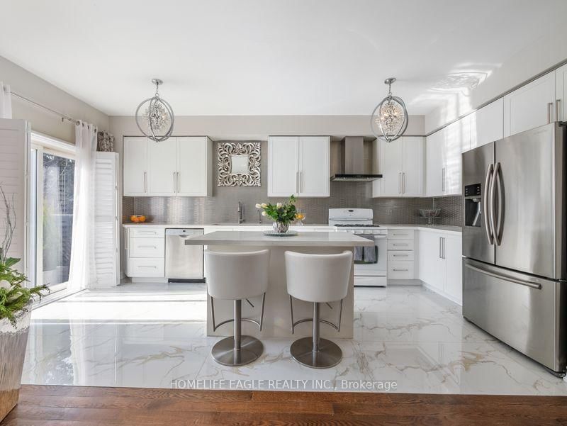 280 Fred Hagan Crt, Newmarket, L3Y 8K6 | Image 3