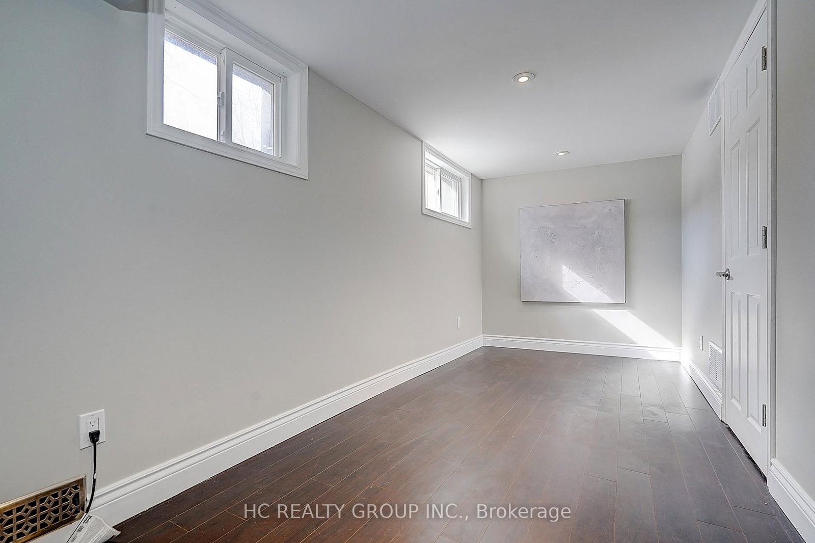 Detached House for sale at 8 Beech Street, Markham, Ontario, L3P 2A2 - Old Markham Village - MLS: N12979722