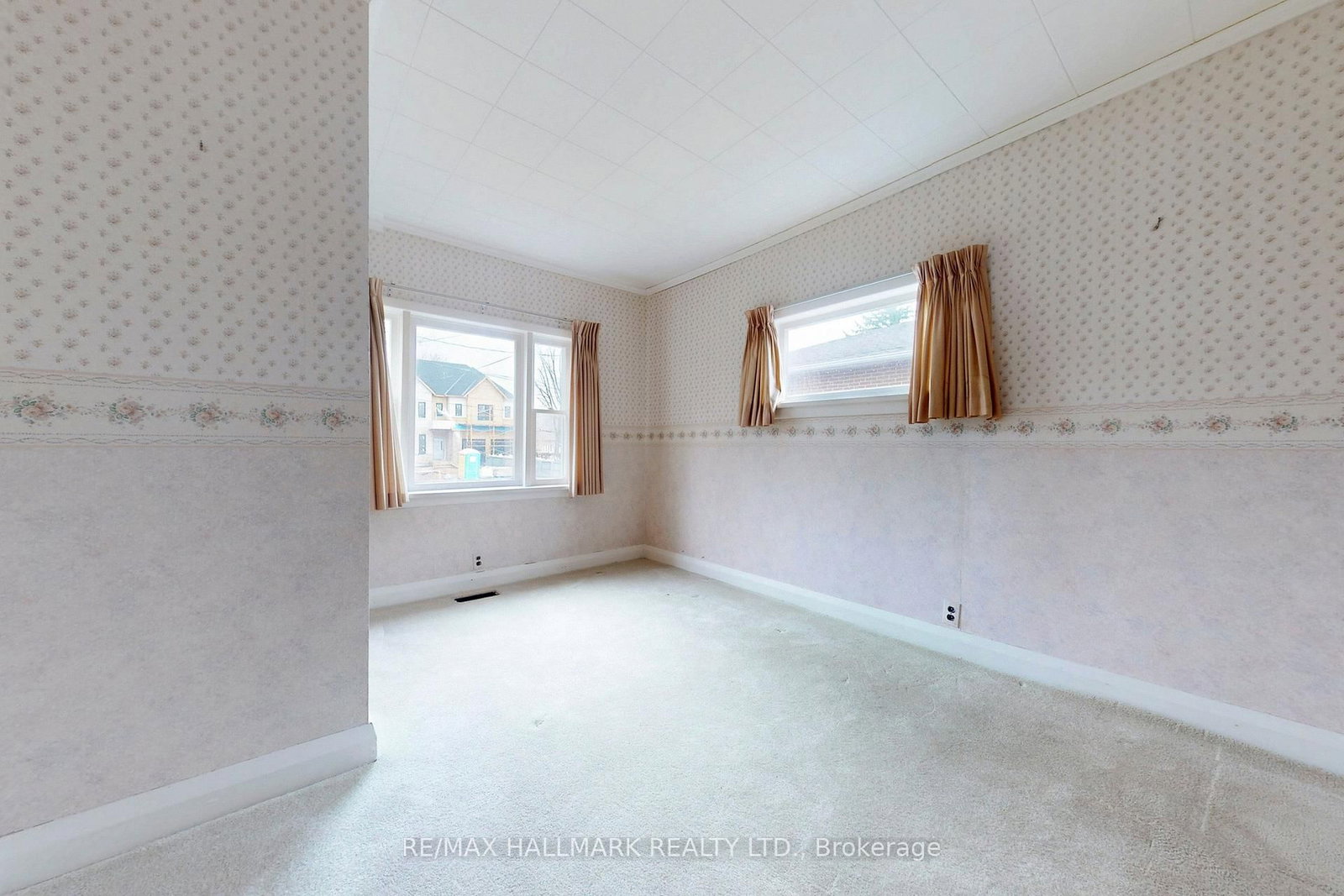 Detached House for sale at 63 Oxford Street, Richmond Hill, Ontario, L4C 4L6 - Mill Pond - MLS: N12979766