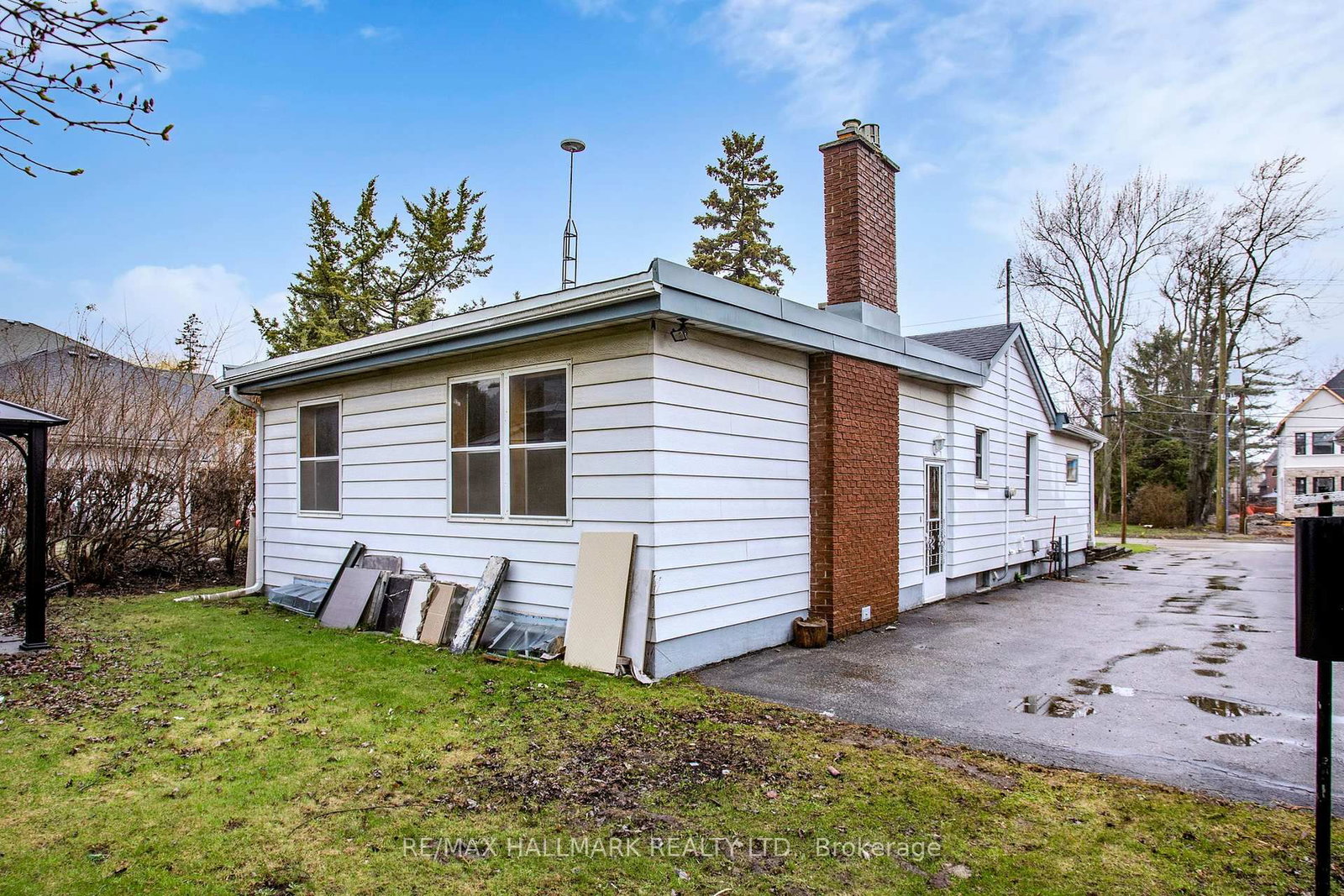 Detached House for sale at 63 Oxford Street, Richmond Hill, Ontario, L4C 4L6 - Mill Pond - MLS: N12979766