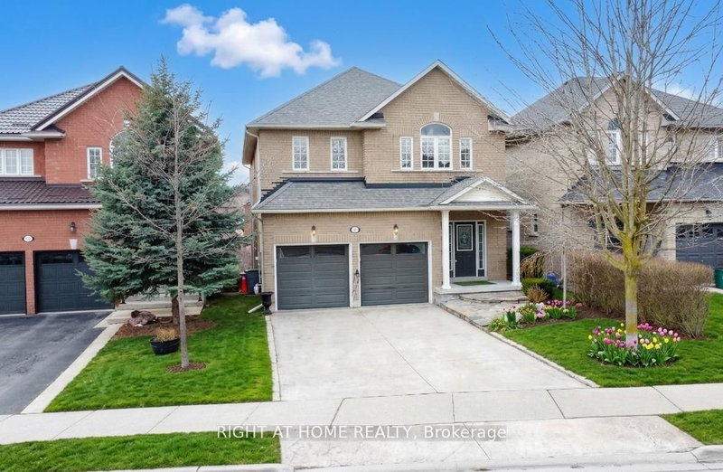 740 Colter St, Newmarket, L3X 2V5 | Image 2