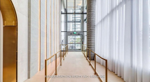 4605 - 1000 Portage Parkway