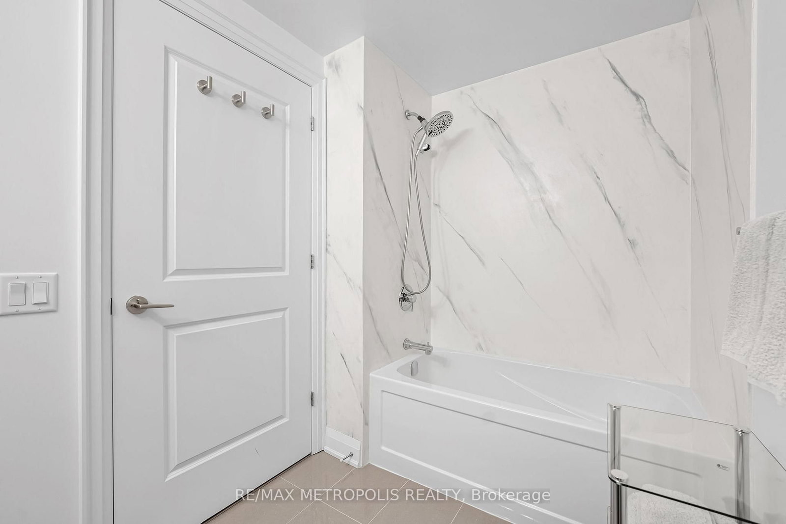 10 Gatineau Drive, Unit 509W - Photo 21