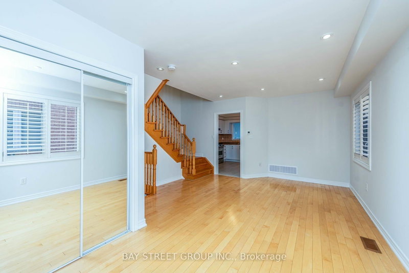 130 Royal Appian Cres, Vaughan, L4K 5L7 | Image 3