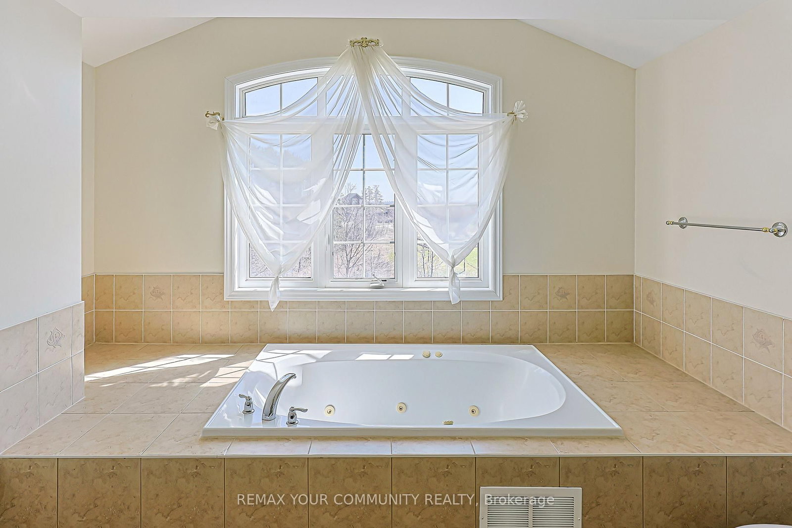 Detached House for sale at 193 Maurier Boulevard, Vaughan, Ontario, L6A 0V2 - Patterson - MLS: N12980392