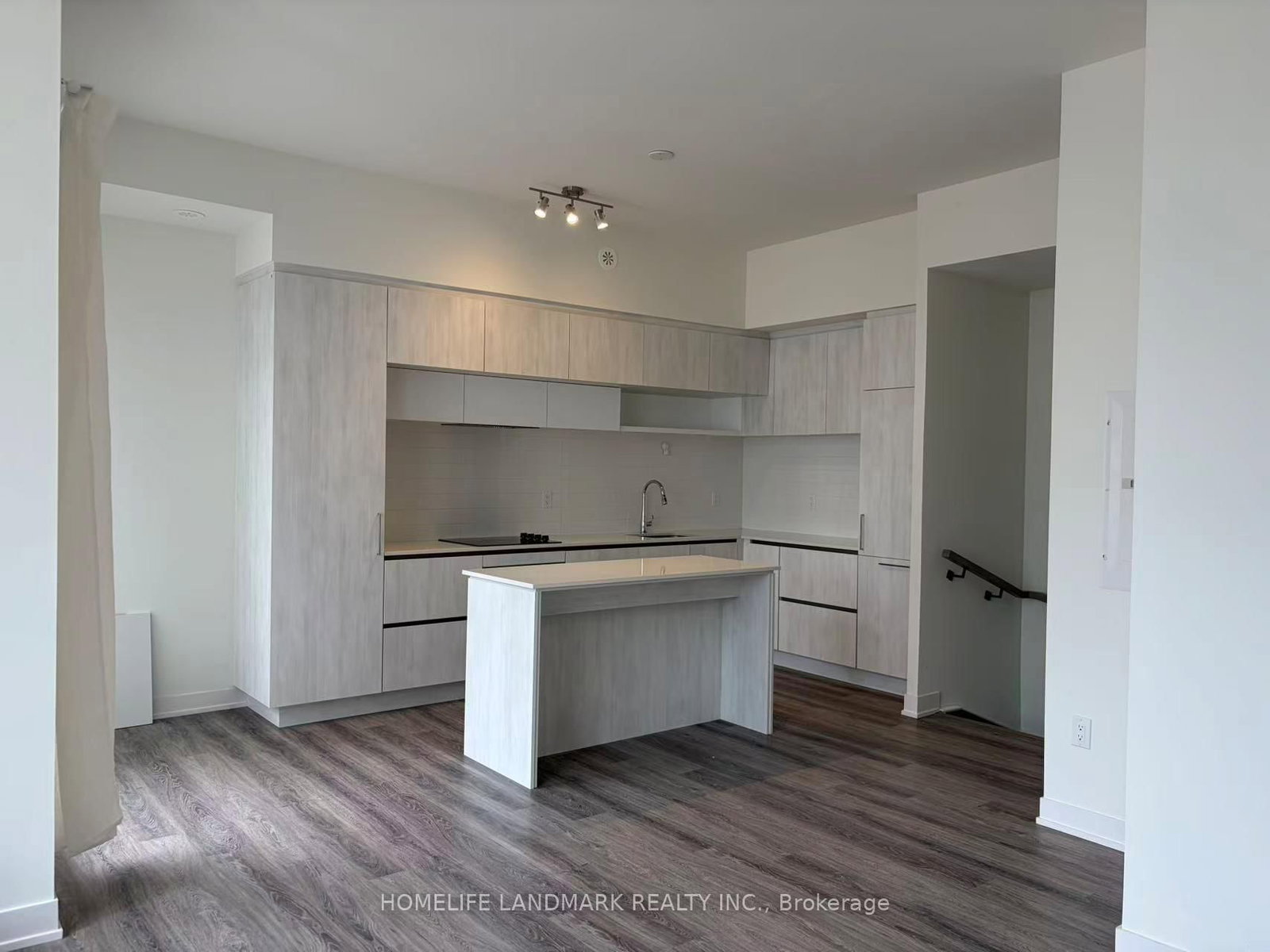 8 David Eyer Road, Unit 1224 - Photo 2