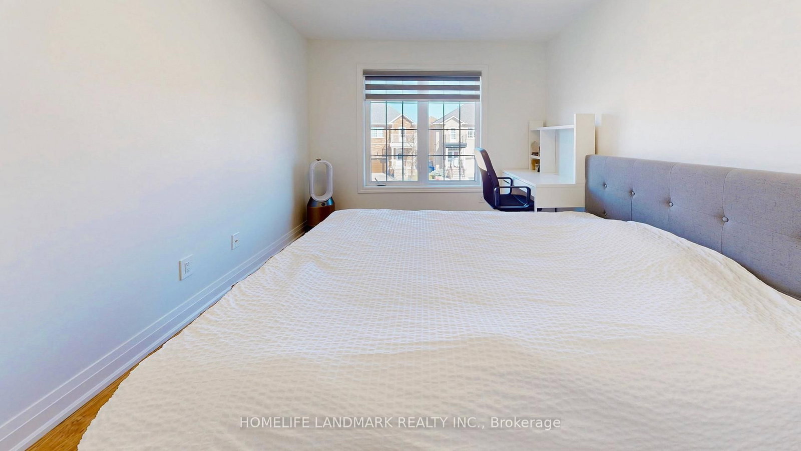 Semi-Detached House for sale at 32 Arco Circle, Vaughan, Ontario, L6A 3Z7 - Maple - MLS: N12980506