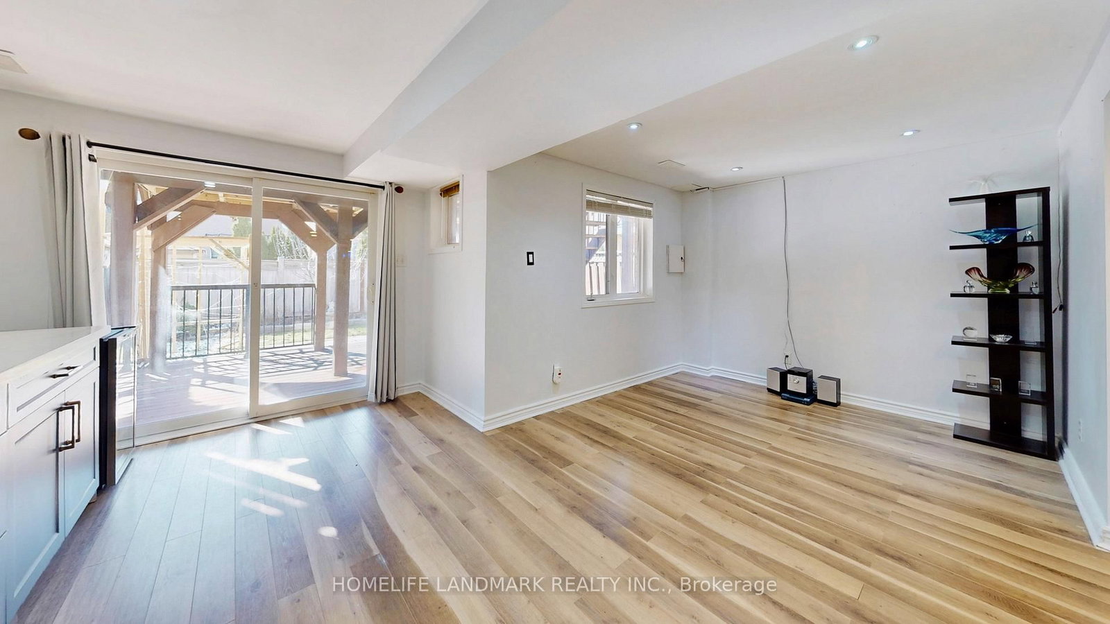 Semi-Detached House for sale at 32 Arco Circle, Vaughan, Ontario, L6A 3Z7 - Maple - MLS: N12980506