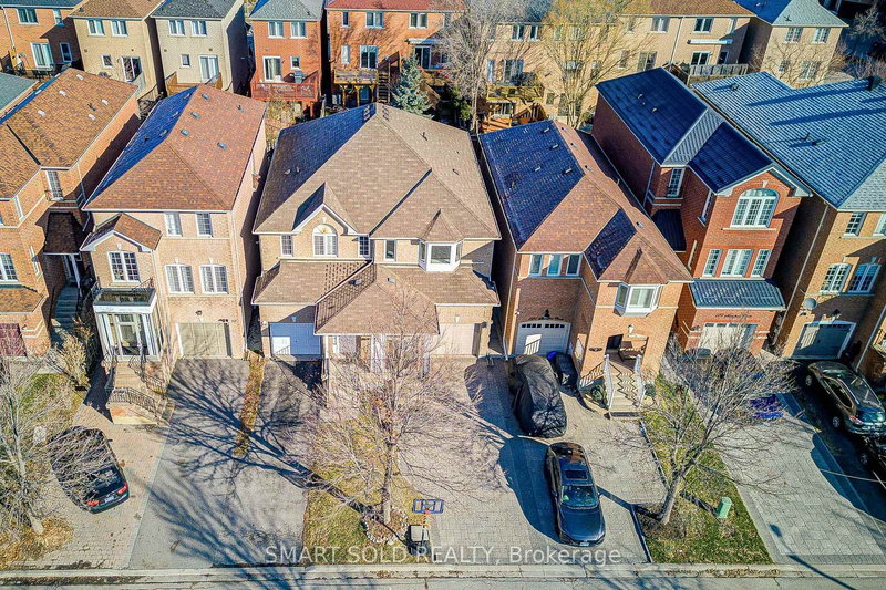 123 Sassafras Circ, Vaughan, L4J 8M9 | Image 2