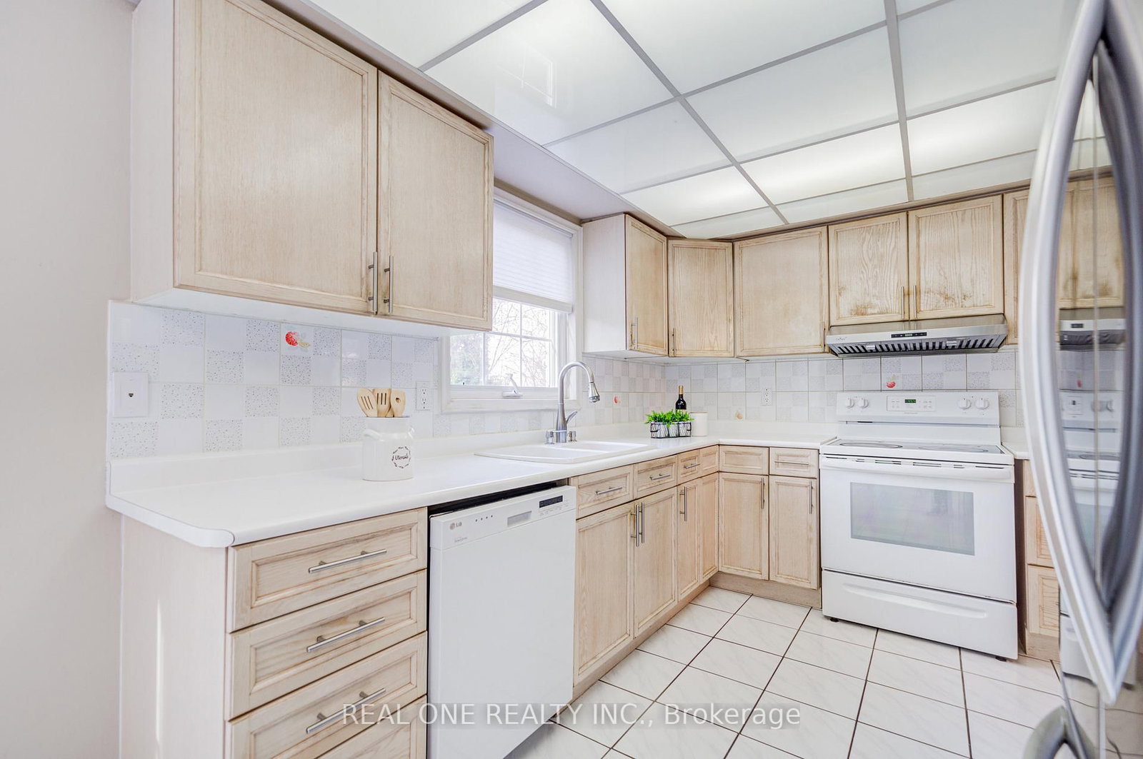 Detached House for sale at 31 Coulter's Mill Gate, Vaughan, Ontario, L4J 6N3 - Brownridge - MLS: N12980618