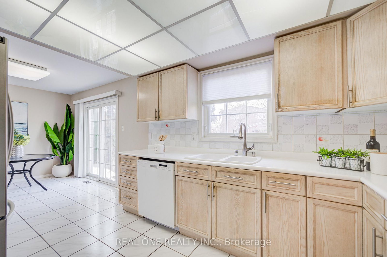 Detached House for sale at 31 Coulter's Mill Gate, Vaughan, Ontario, L4J 6N3 - Brownridge - MLS: N12980618