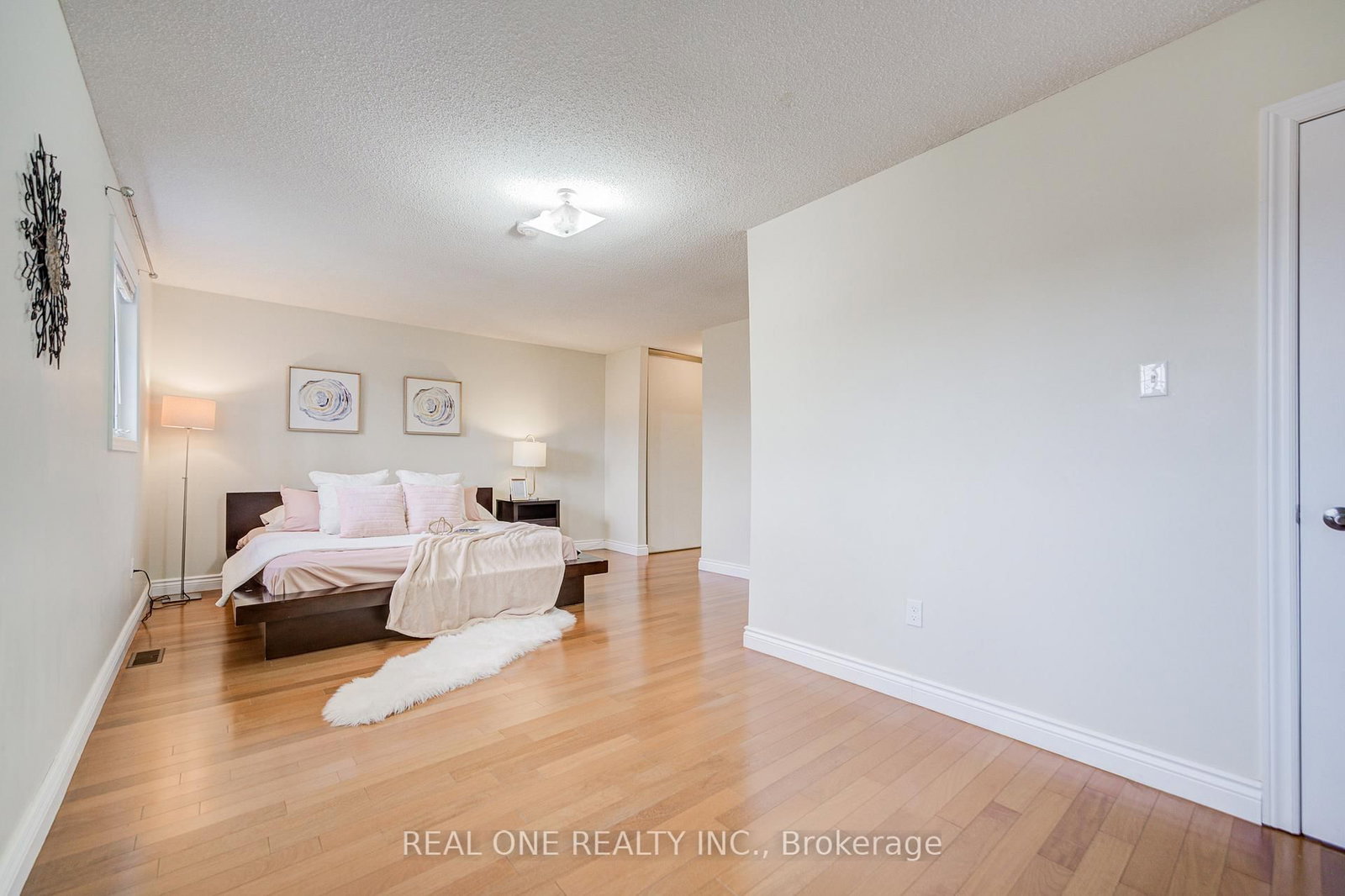 Detached House for sale at 31 Coulter's Mill Gate, Vaughan, Ontario, L4J 6N3 - Brownridge - MLS: N12980618