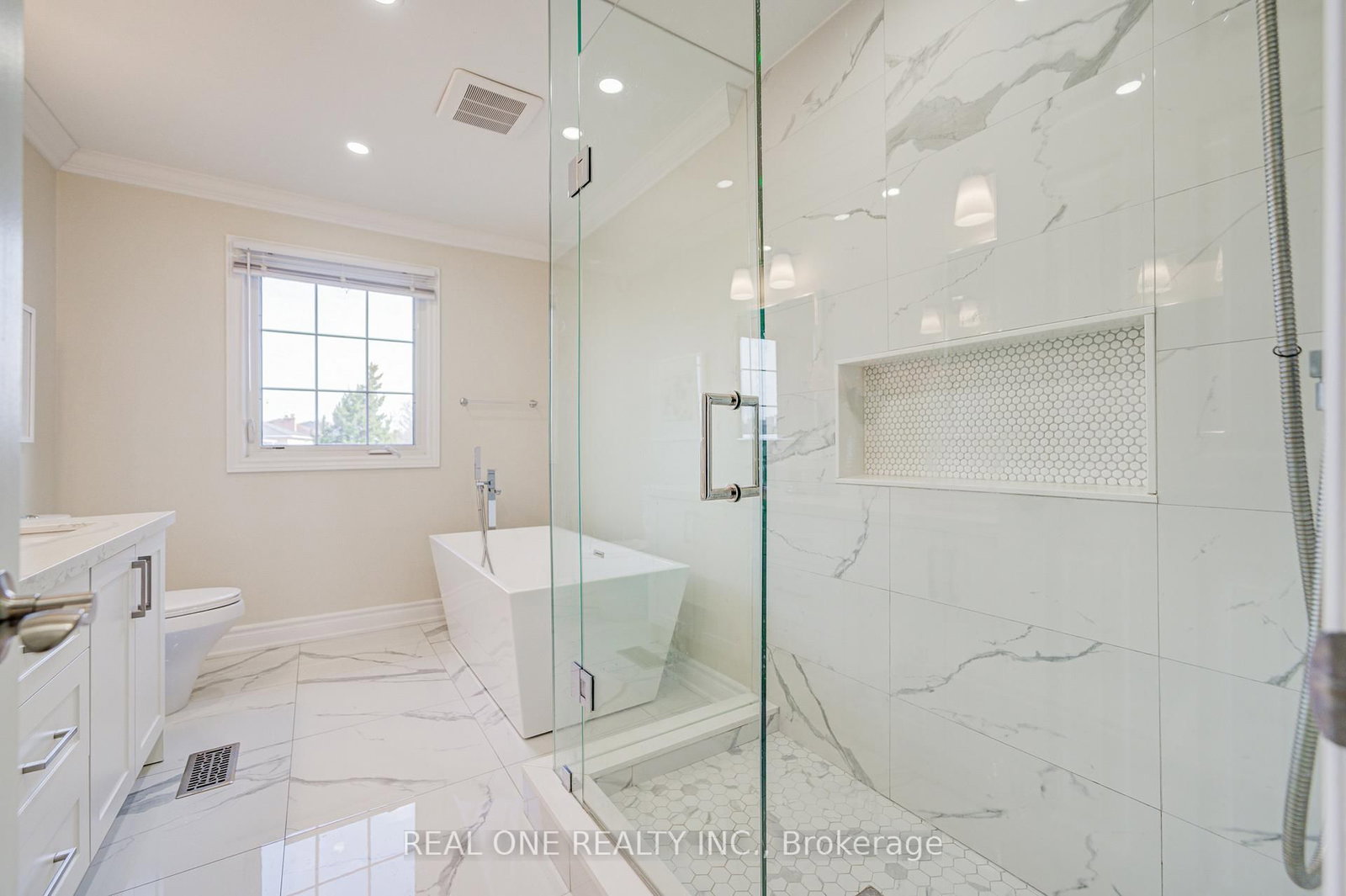 Detached House for sale at 31 Coulter's Mill Gate, Vaughan, Ontario, L4J 6N3 - Brownridge - MLS: N12980618